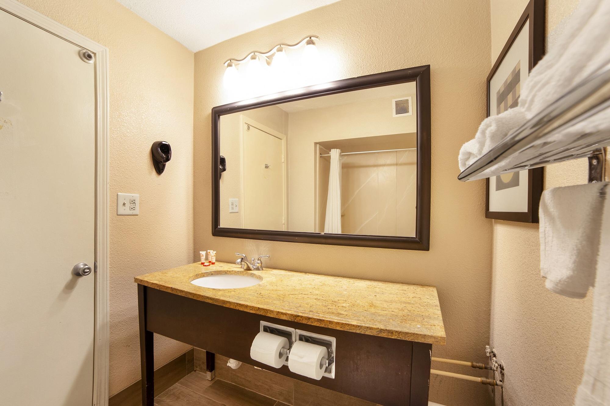 Econo Lodge Inn And Suites Dentsville Экстерьер фото